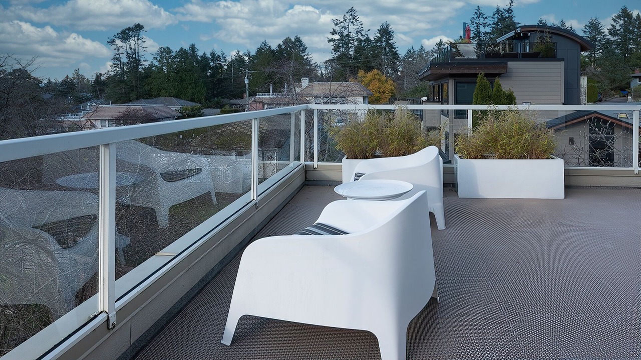 Photo of Patio Balcony in Brentwood Bay