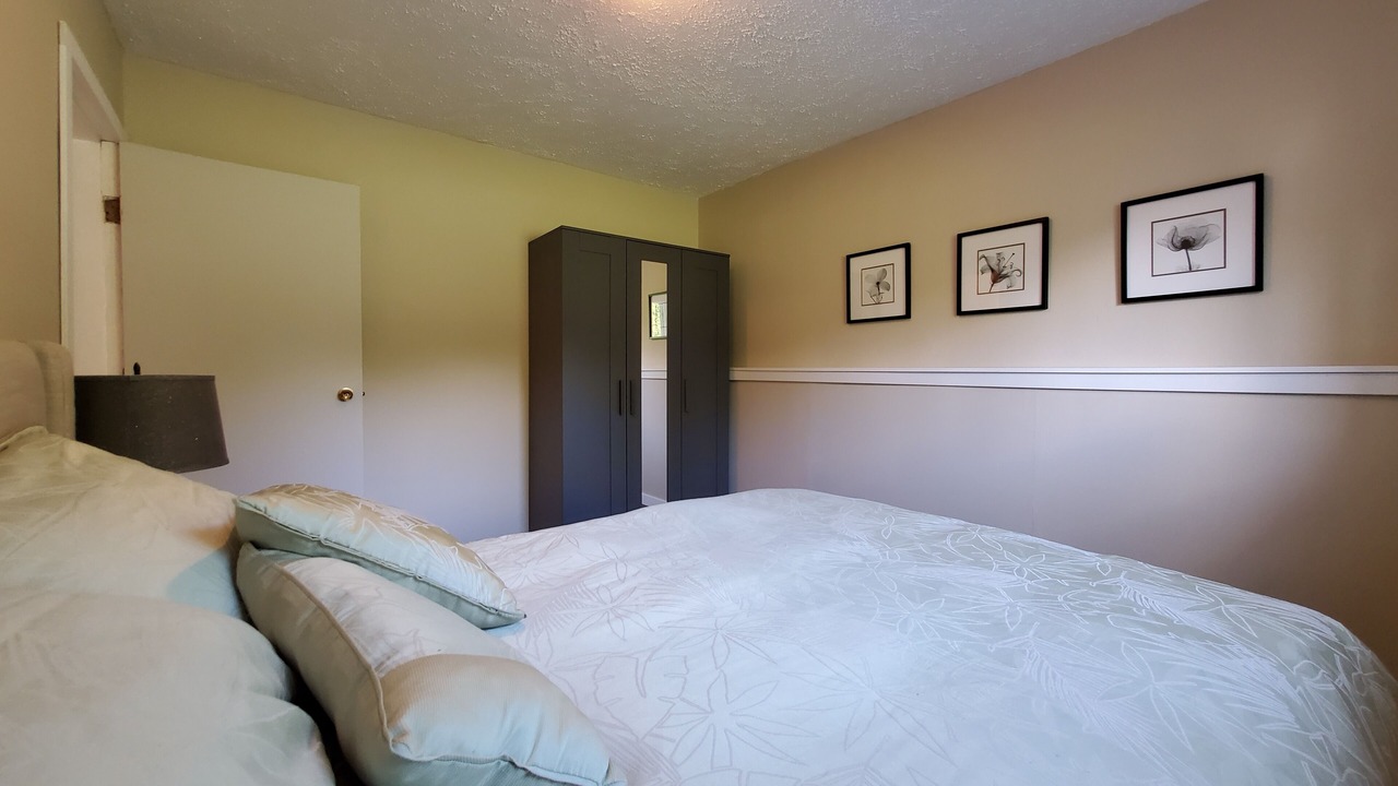 Photo of Bedroom in South Pandosy