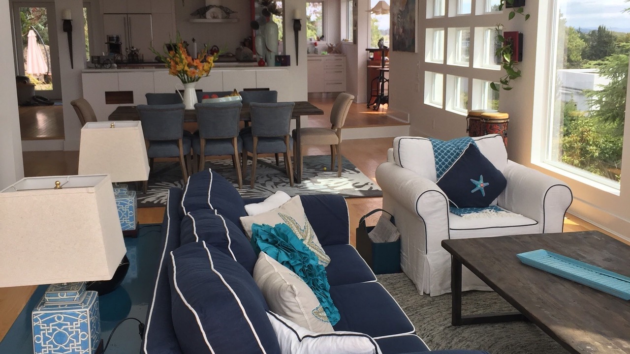 Photo of Livingroom in Oak Bay