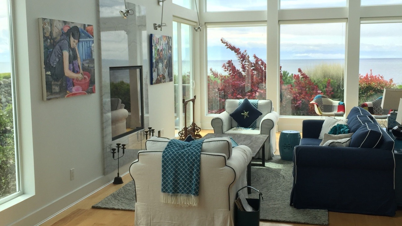 Photo of Livingroom in Oak Bay
