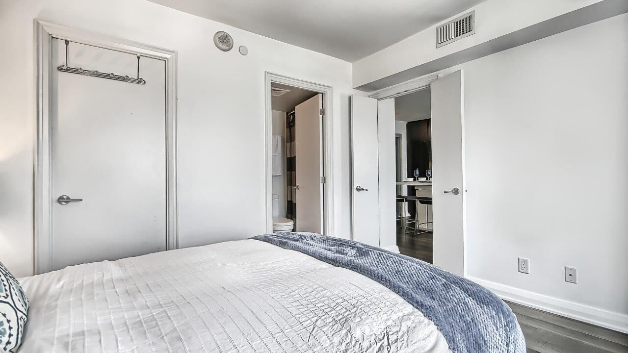 Photo of Bedroom in Bloor-Yorkville