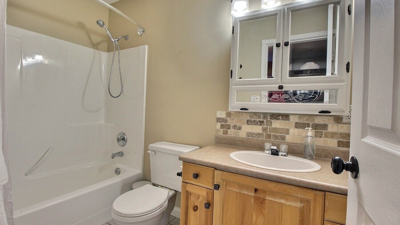 Photo of Bathroom in Snow Pine Estates