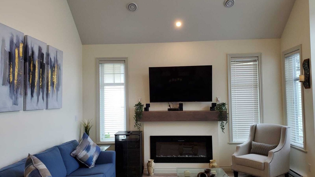 Photo of Livingroom in Okanagan-Similkameen