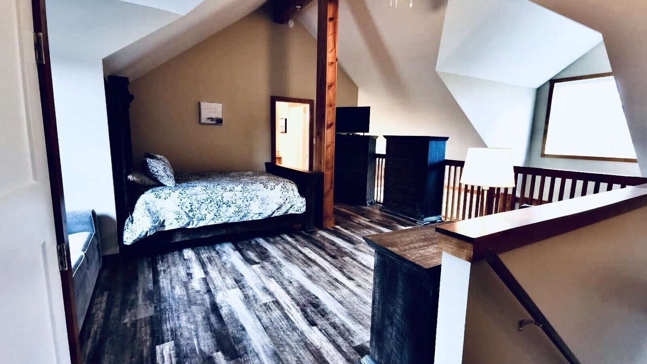 Photo of Bedroom in East Kootenay