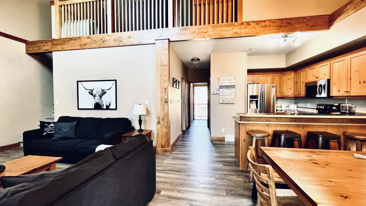 Photo of Livingroom in East Kootenay