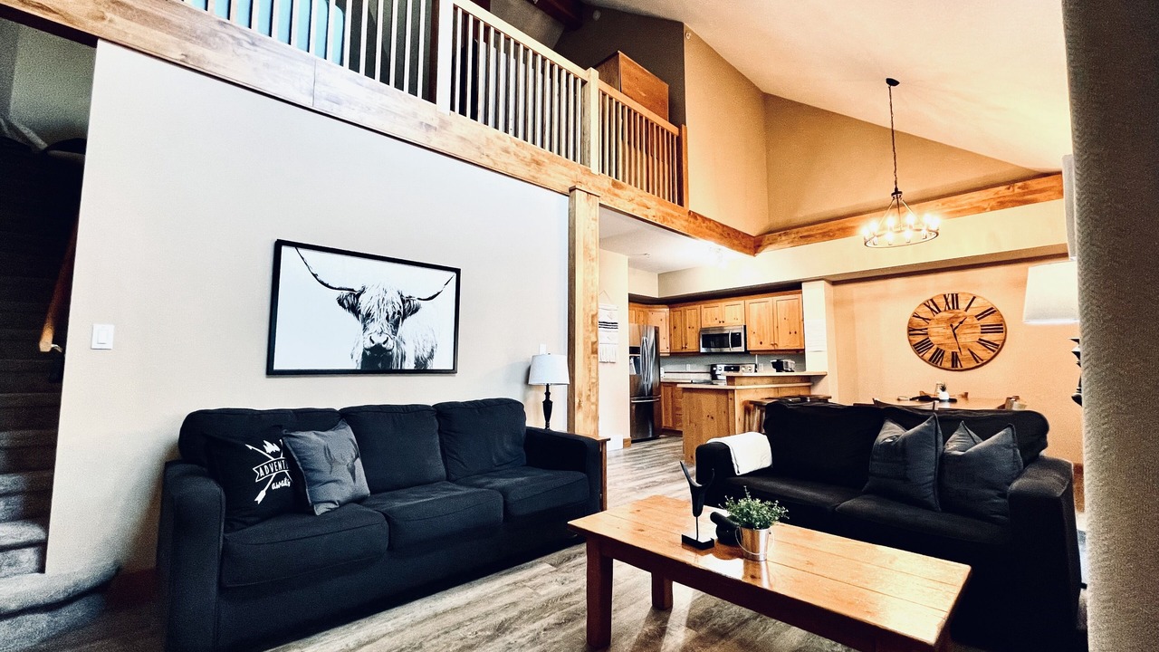 Photo of Livingroom in East Kootenay