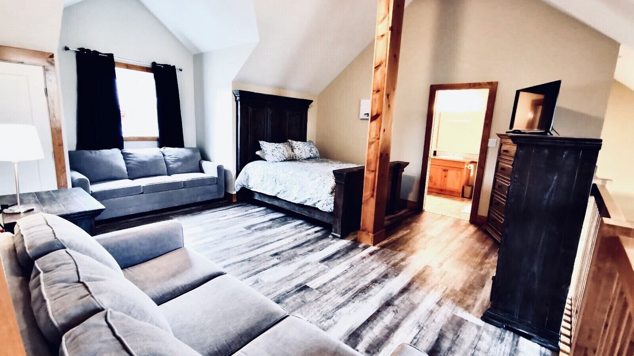 Photo of Livingroom in East Kootenay