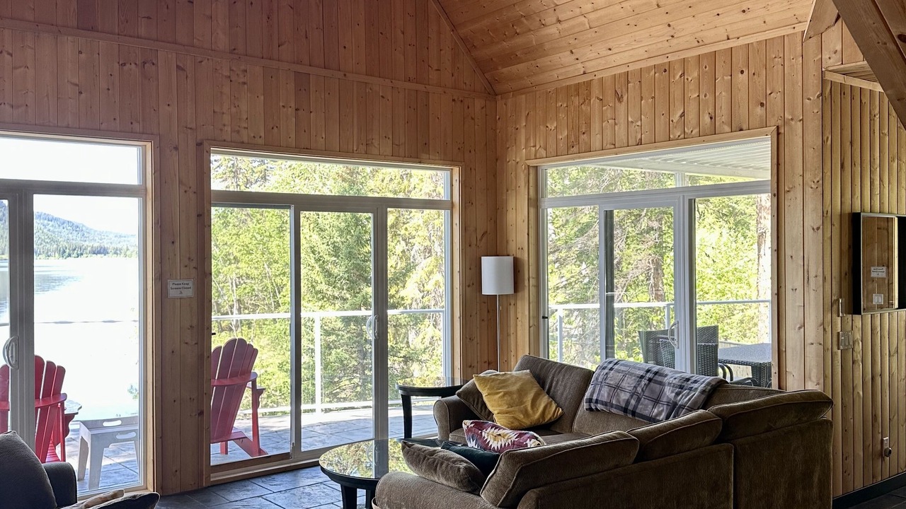 Photo of Livingroom in Eagle Creek