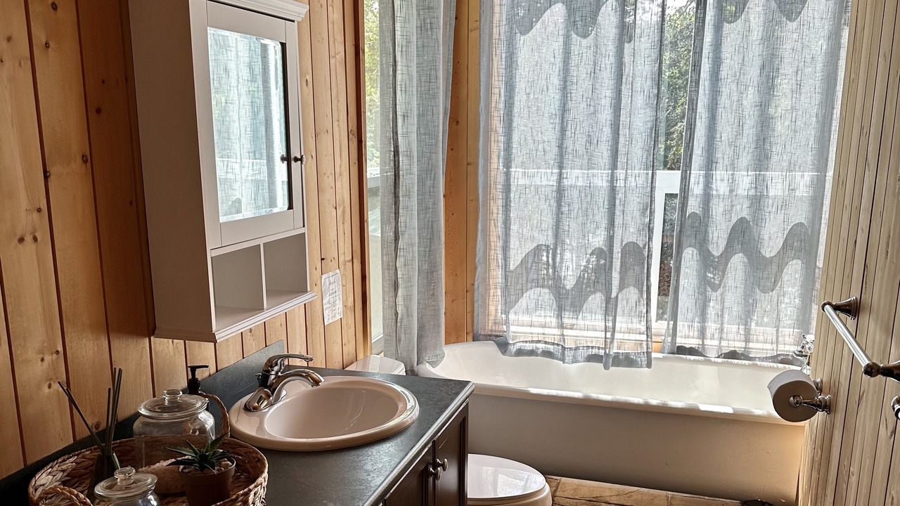 Photo of Bathroom in Eagle Creek