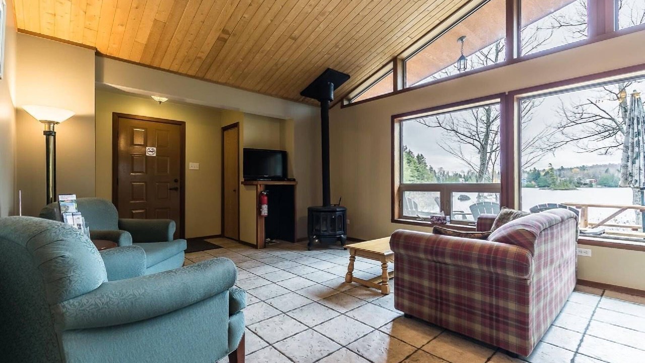 Photo of Livingroom in Chertsey