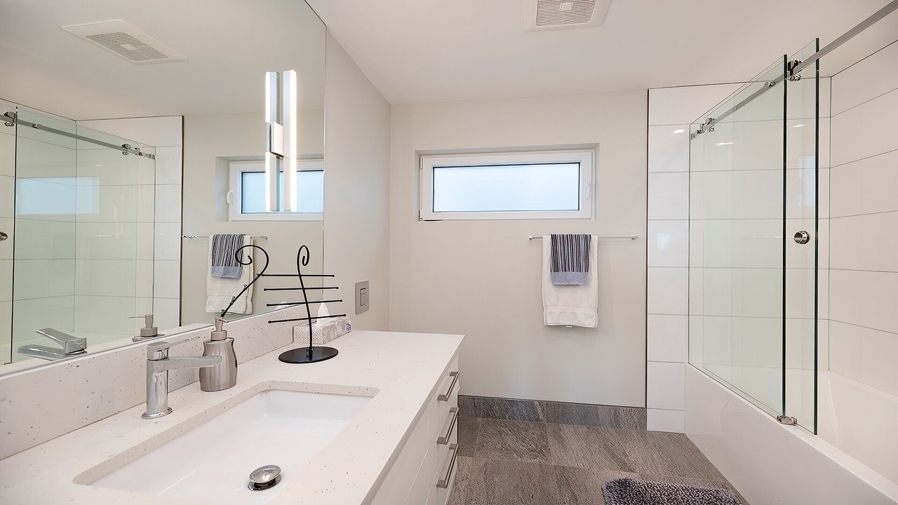 Photo of Bathroom in Saanich East