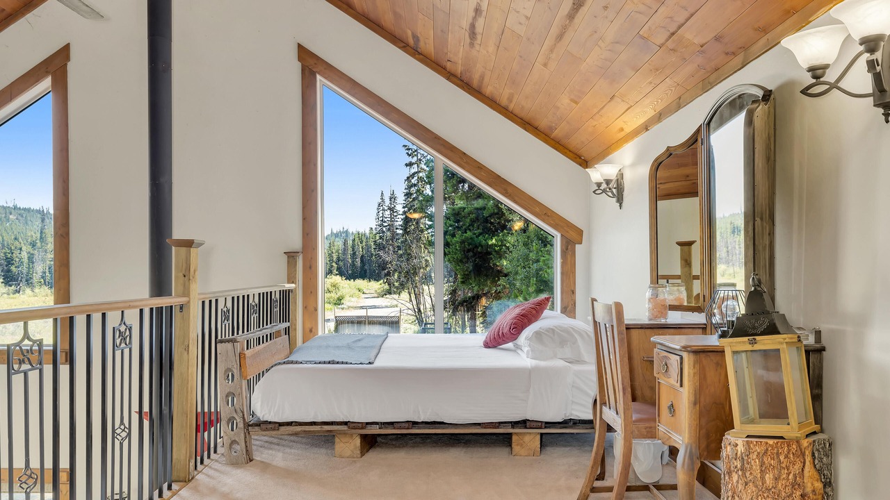 Photo of Bedroom in Shannon Lake