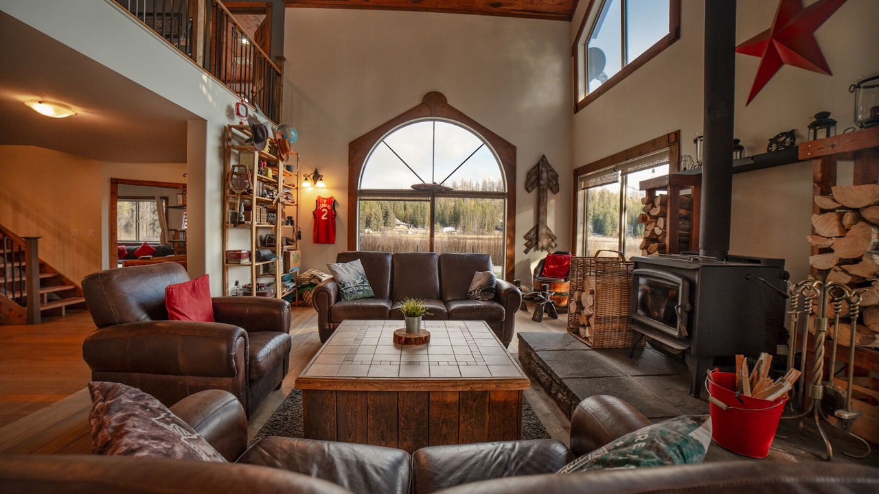 Photo of Livingroom in Shannon Lake