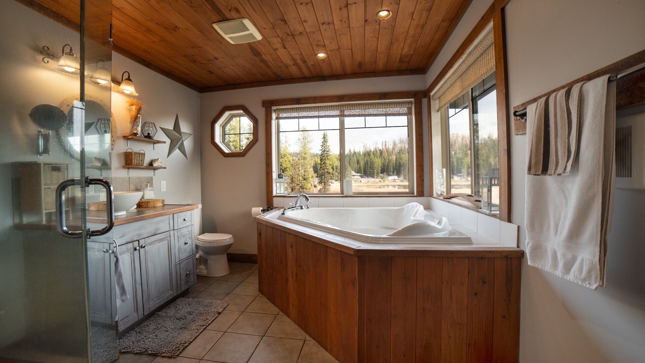 Photo of Bathroom in Shannon Lake