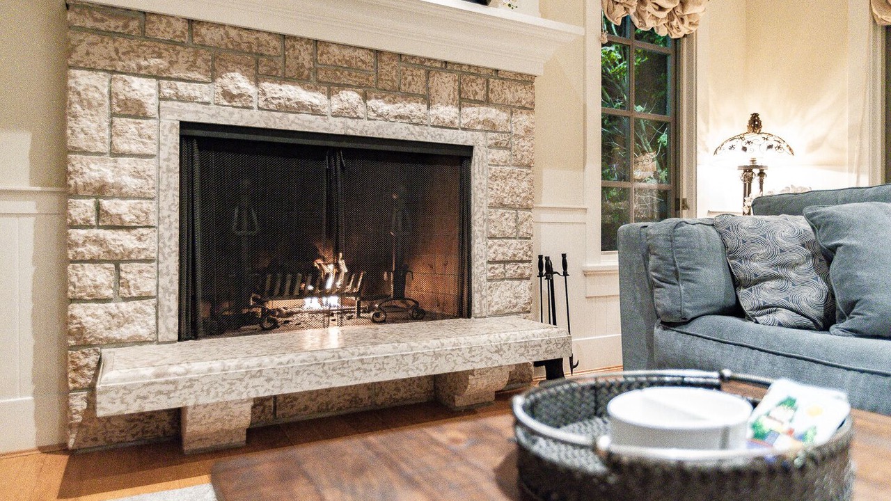 Photo of Livingroom in Kerrisdale