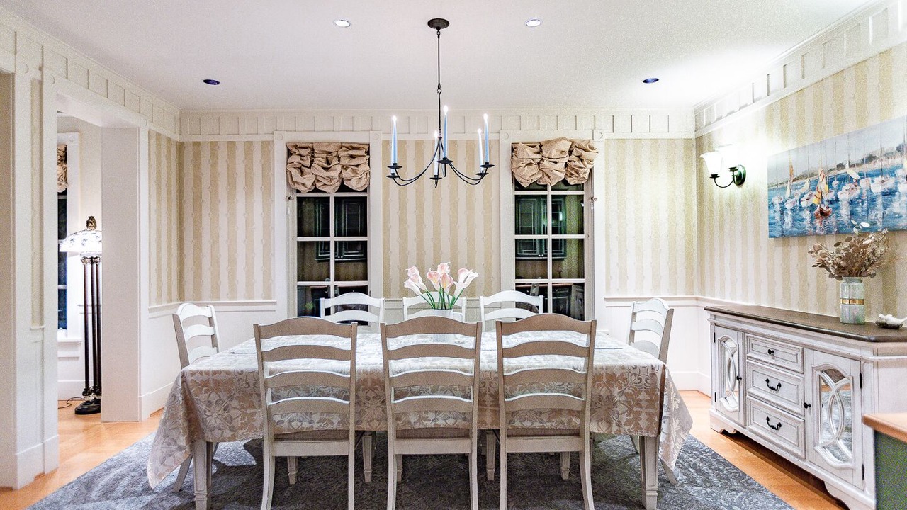 Photo of Livingroom in Kerrisdale