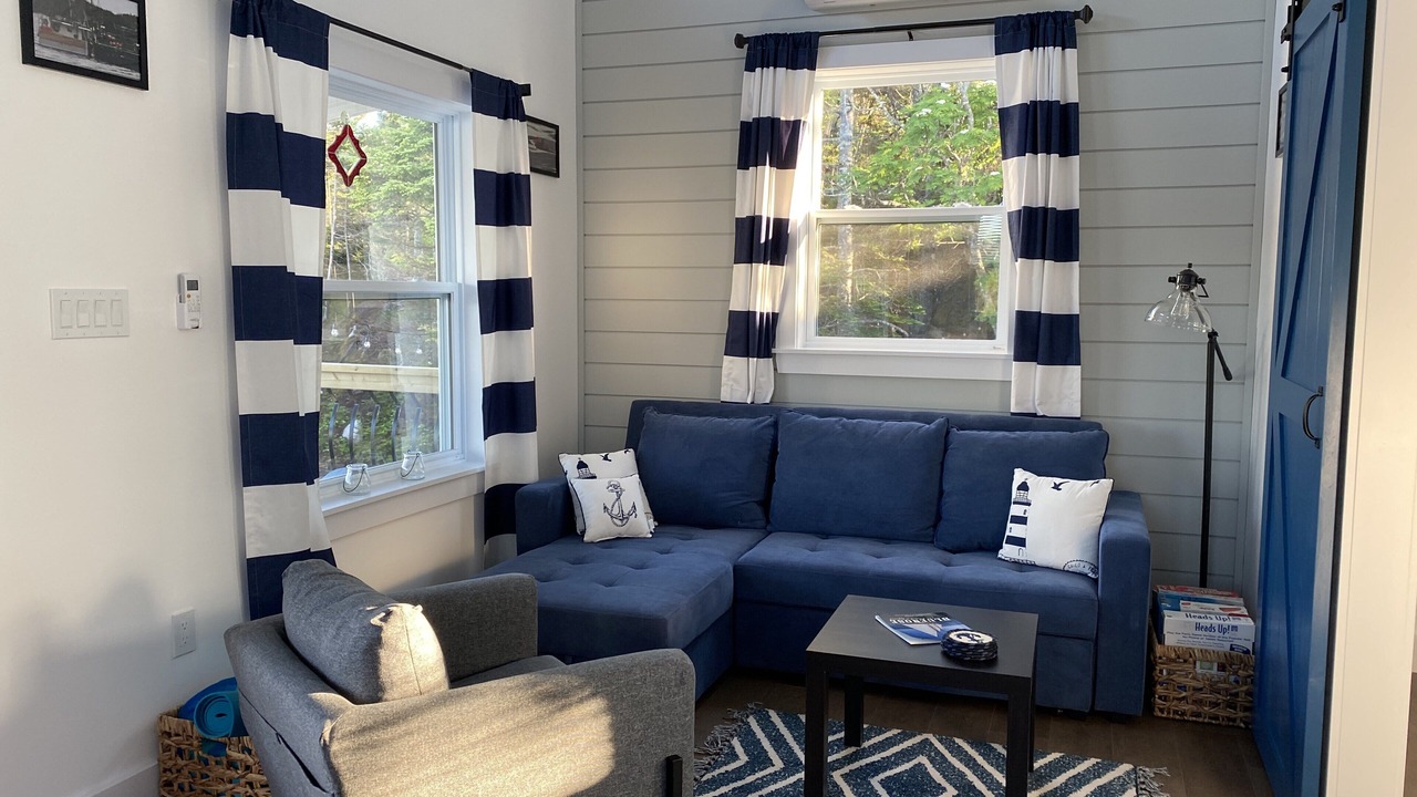Photo of Livingroom in Bayside