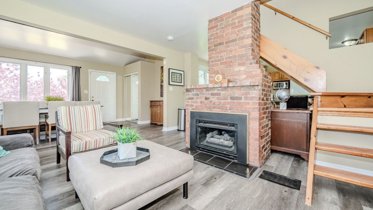 Photo of Livingroom in Burlington