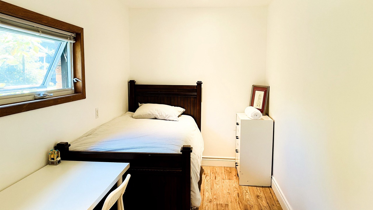 Photo of Bedroom in Kincardine