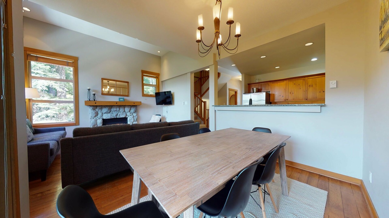 Photo of Livingroom in Upper Village