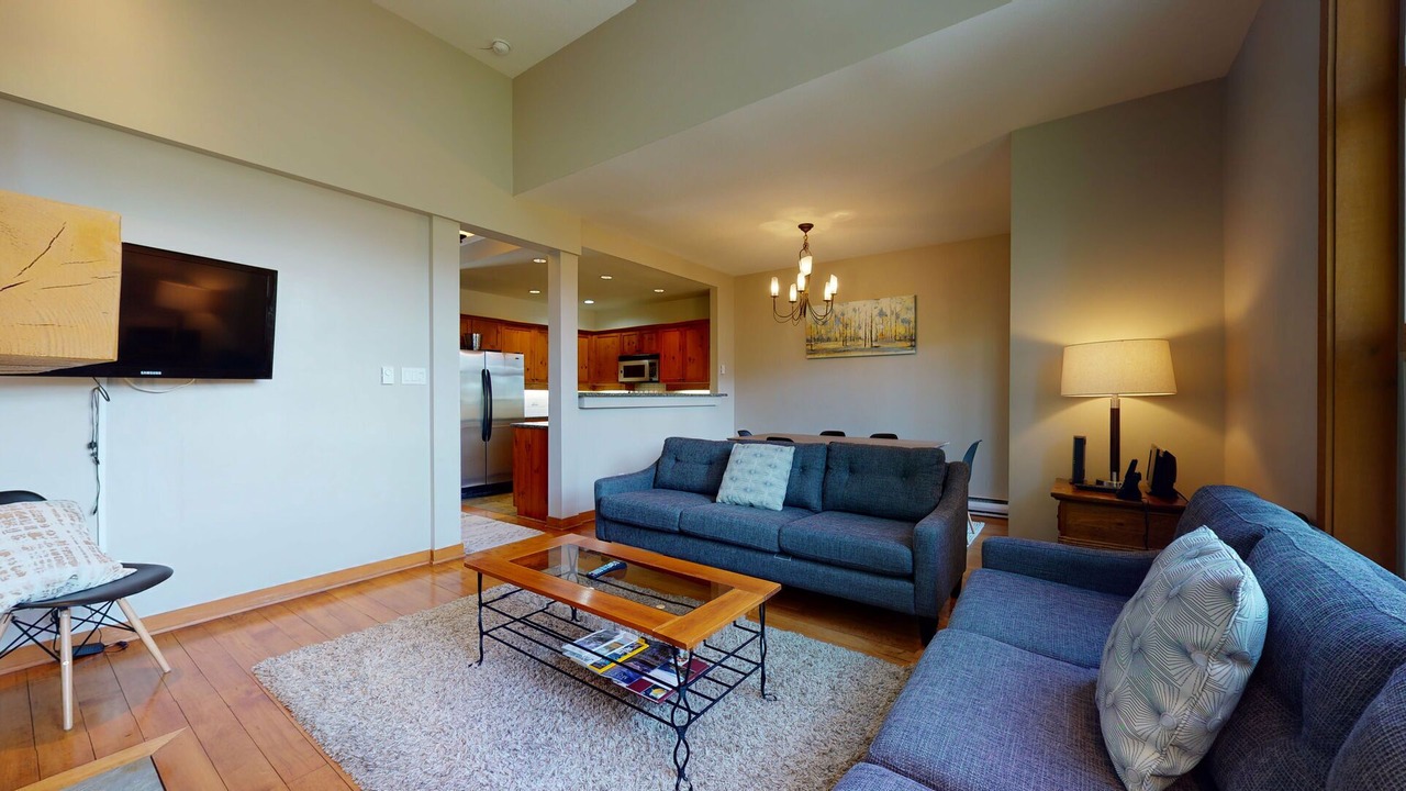Photo of Livingroom in Upper Village