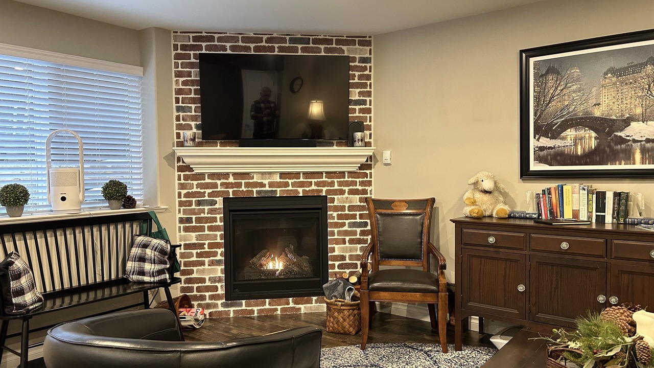 Photo of Livingroom in Maple Ridge