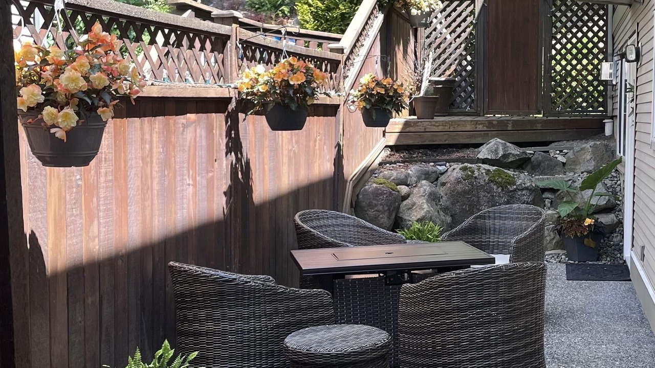 Photo of Livingroom in Maple Ridge