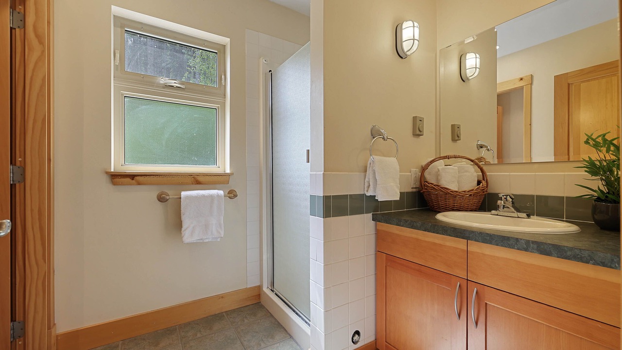 Photo of Bathroom in Sunburst Estates