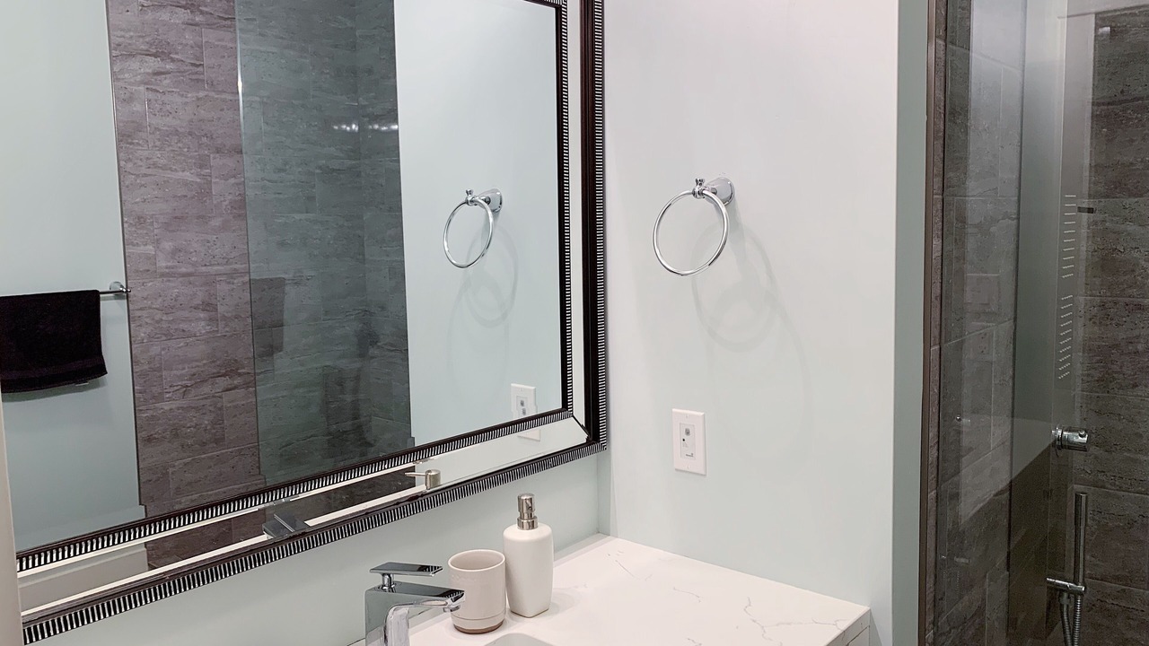 Photo of Bathroom in Queens Square