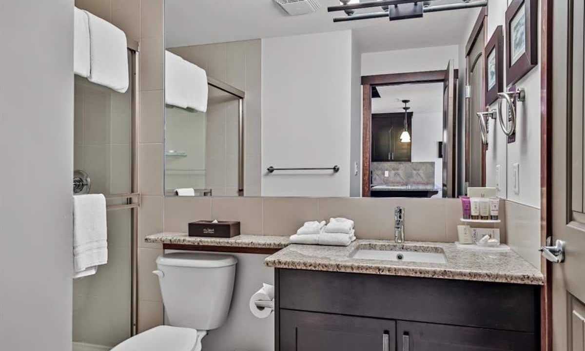 Photo of Bathroom in Cougar Creek