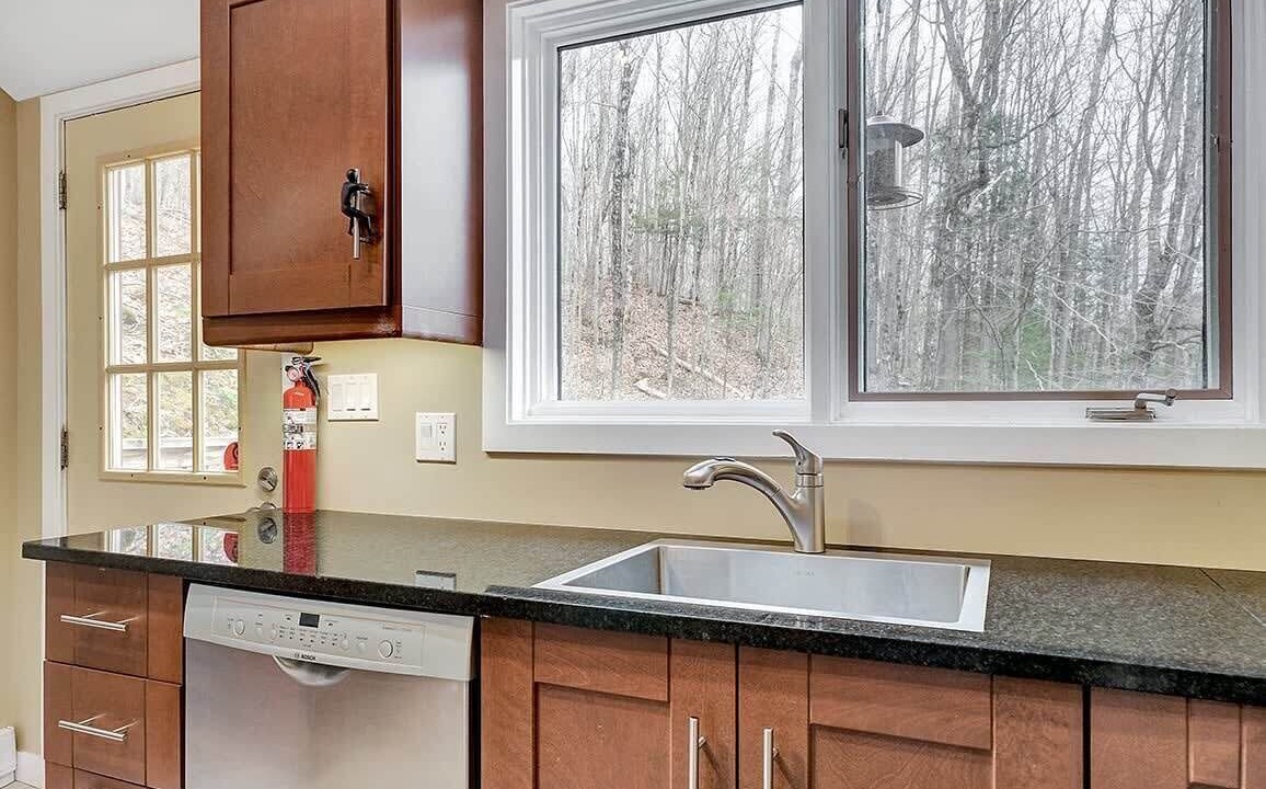 Photo of Kitchen in Les Collines-de-l'Outaouais Regional County Municipality