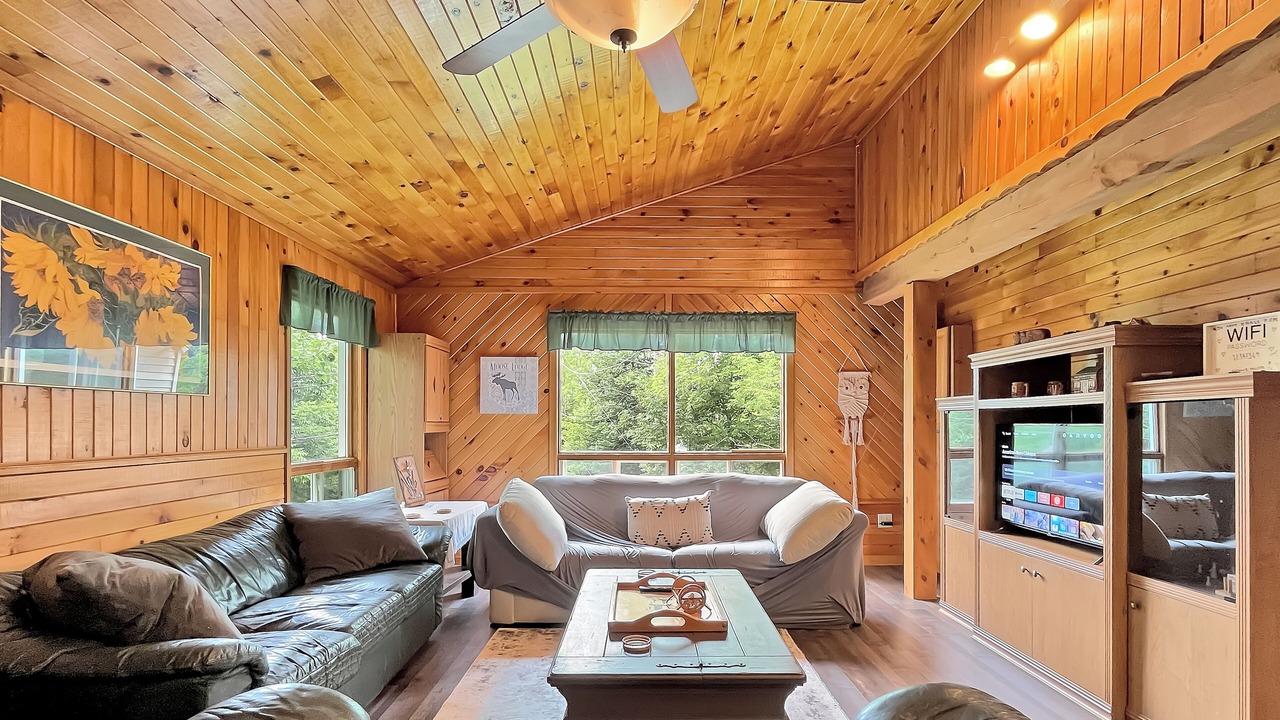 Photo of Livingroom in Bancroft