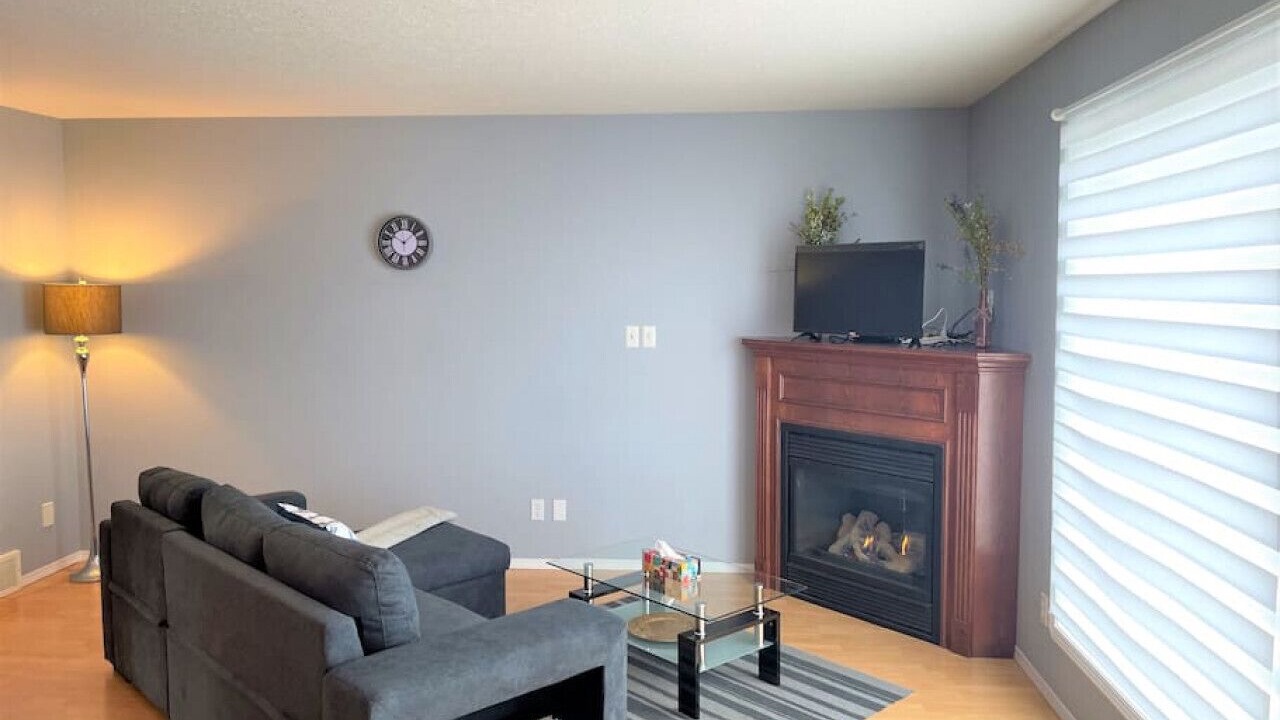 Photo of Livingroom in Camrose