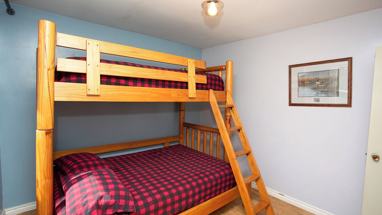 Photo of Bedroom in Kawartha Lakes