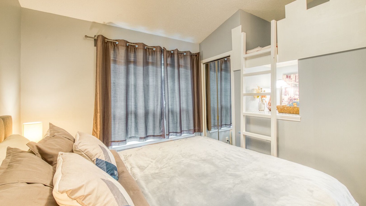 Photo of Bedroom in Harvie Heights