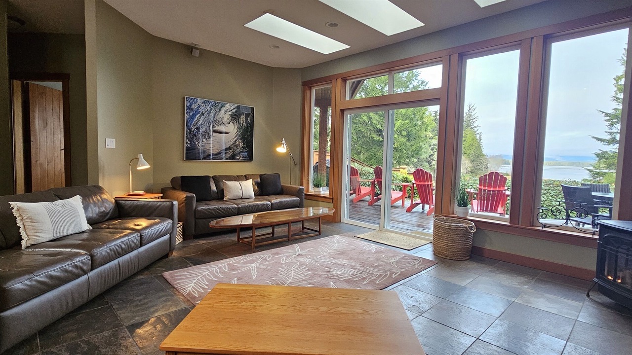 Photo of Livingroom in Tofino