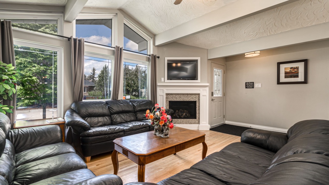Photo of Livingroom in Haysboro