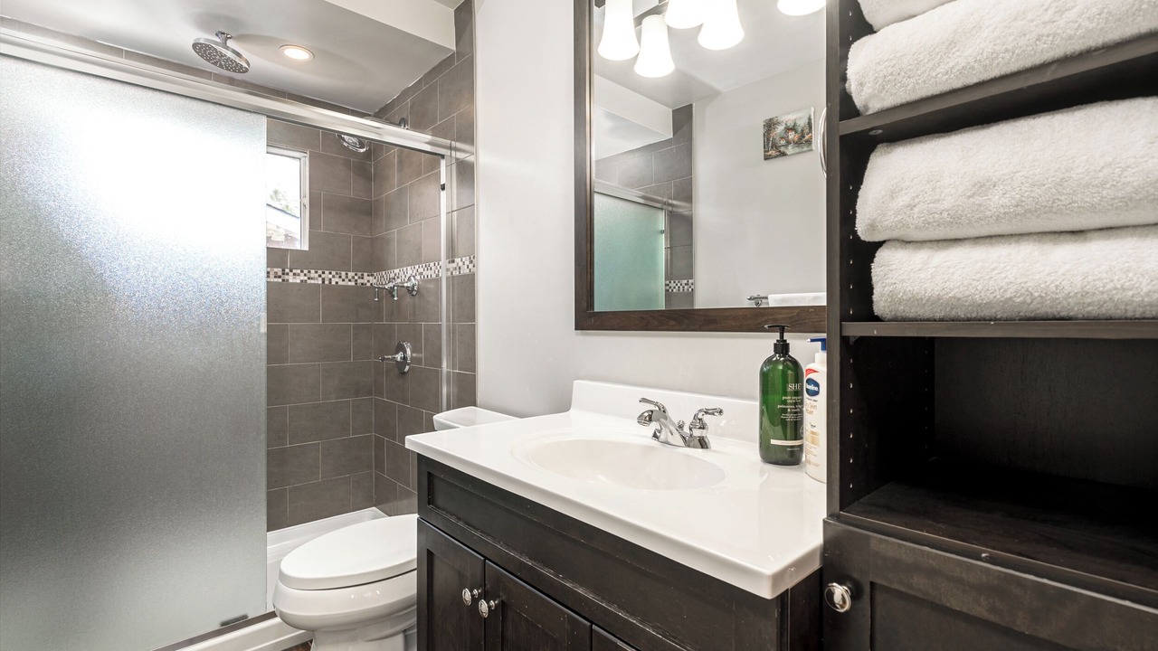 Photo of Bathroom in Haysboro