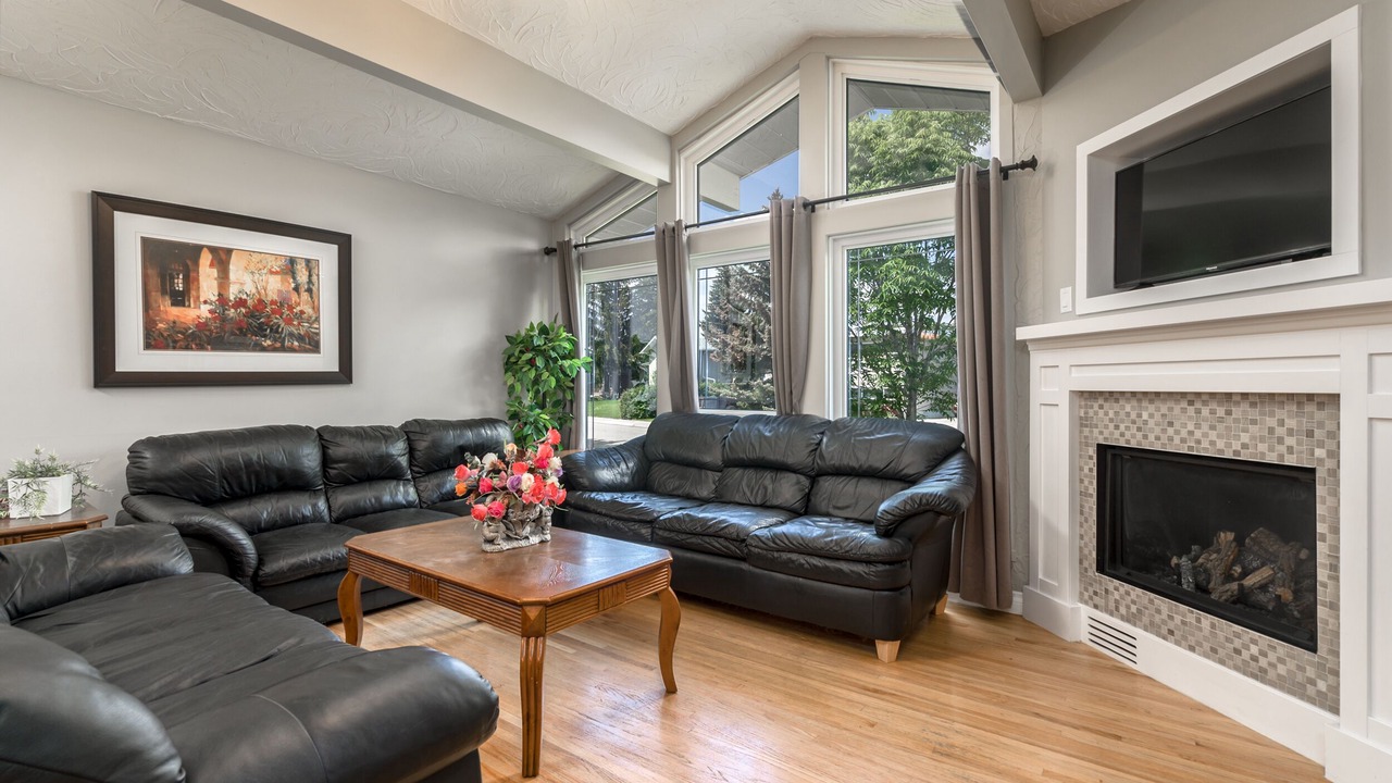 Photo of Livingroom in Haysboro