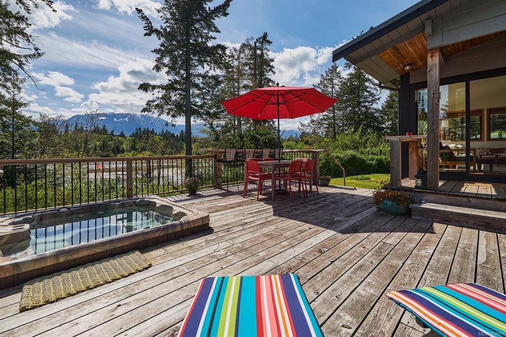 Photo of Outdoor in Fanny Bay