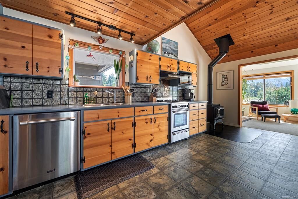 Photo of Kitchen in Fanny Bay