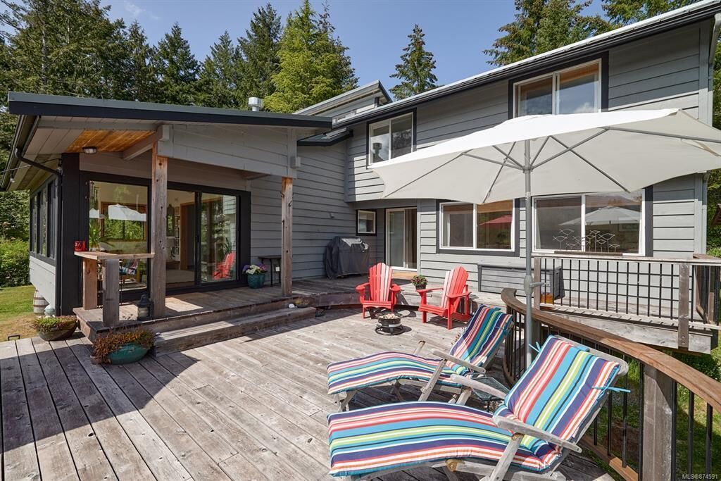 Photo of Patio Balcony in Fanny Bay
