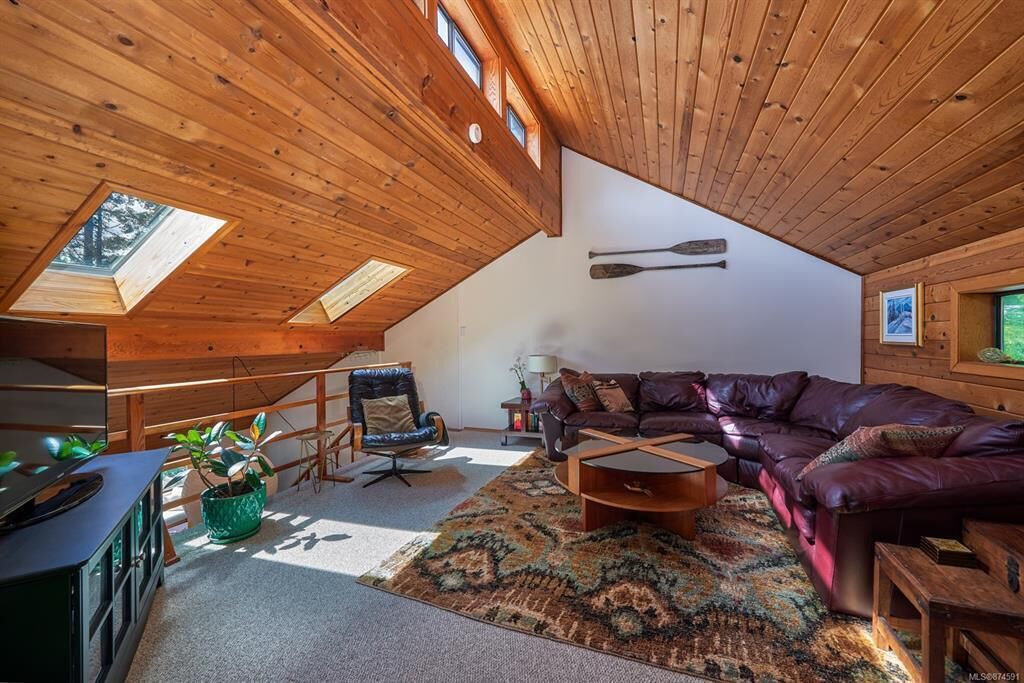 Photo of Livingroom in Fanny Bay
