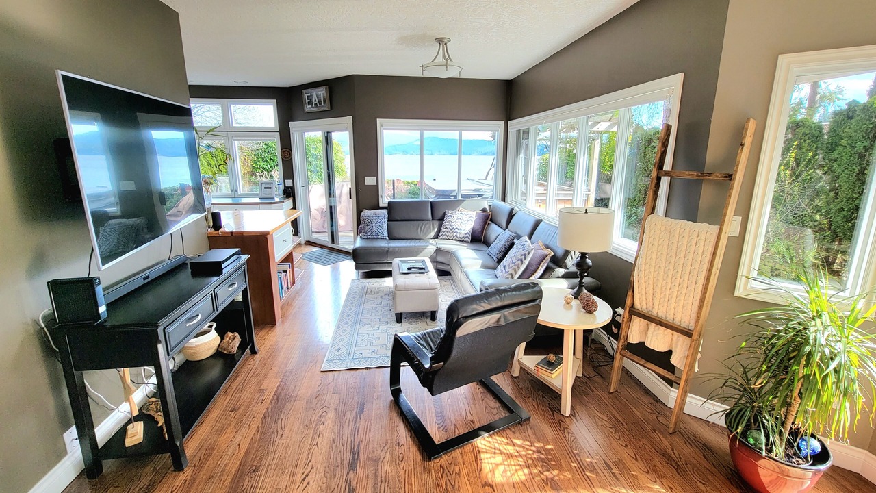 Photo of Livingroom in Sooke