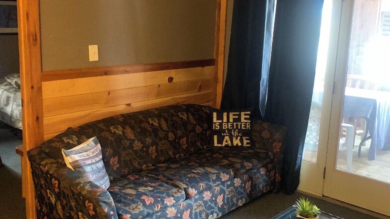 Photo of Livingroom in Sioux Narrows Nestor Falls