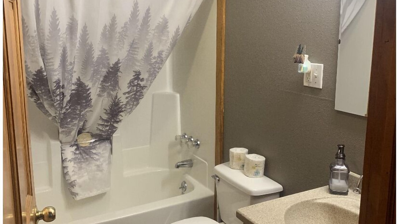 Photo of Bathroom in Sioux Narrows Nestor Falls