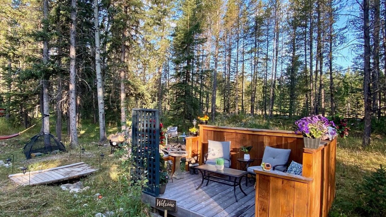 Photo of Patio Balcony in Bragg Creek