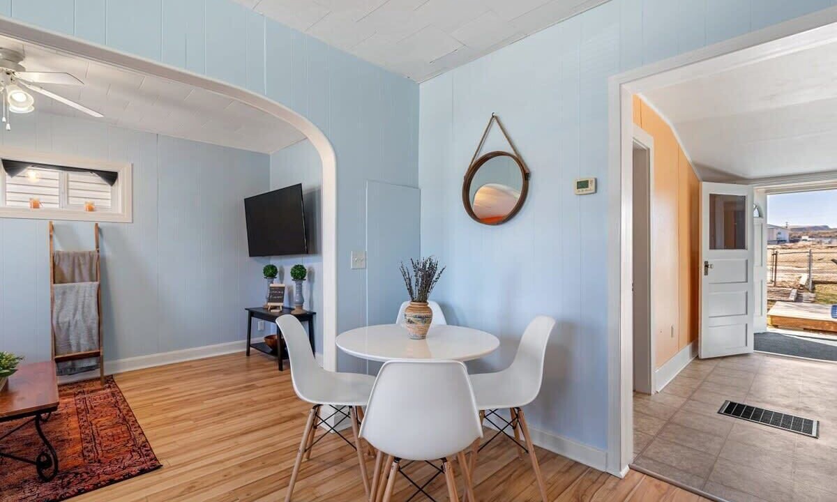 Photo of Livingroom in Drumheller