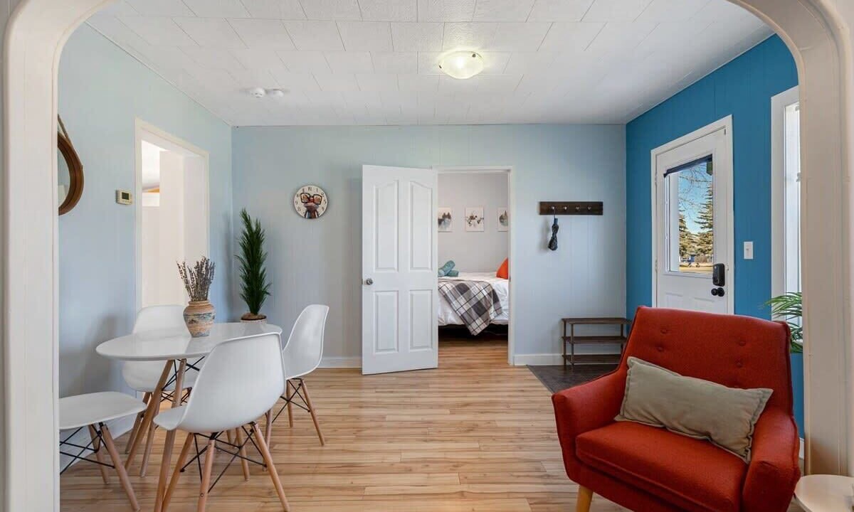 Photo of Livingroom in Drumheller