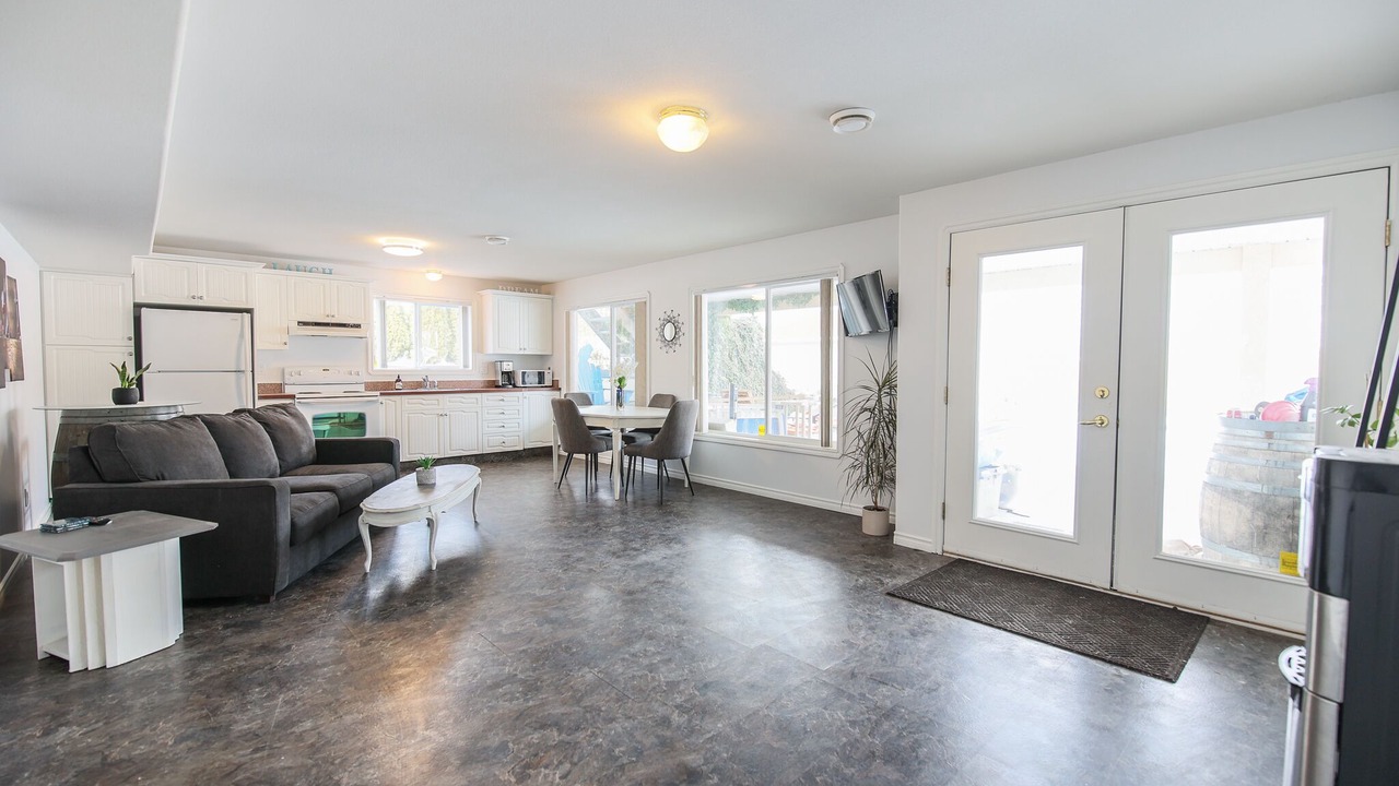 Photo of Livingroom in Okanagan-Similkameen
